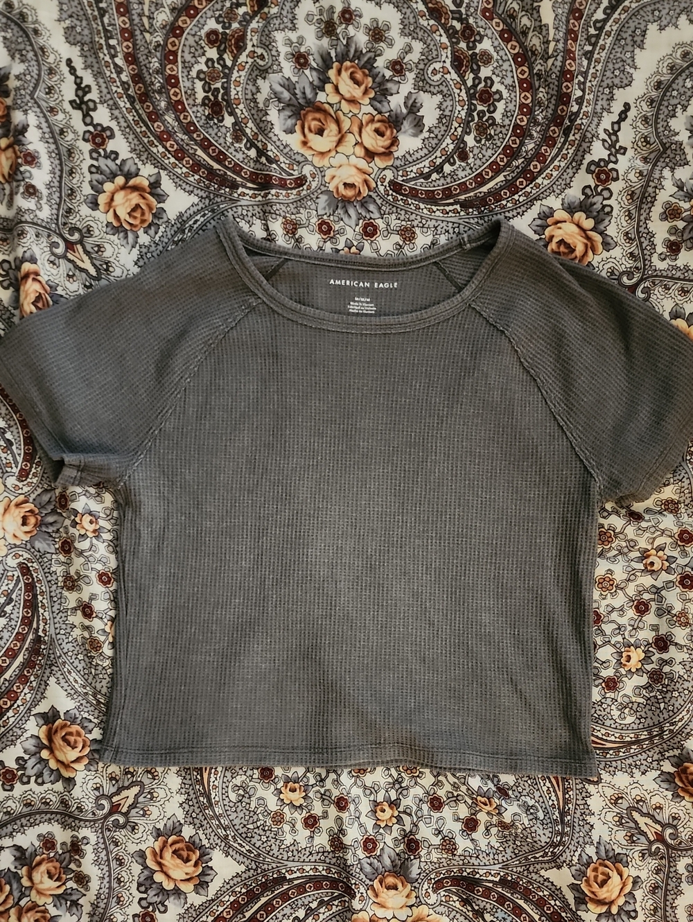 American Eagle Women's Gray Waffle Short Sleeve Crop Top – Size M